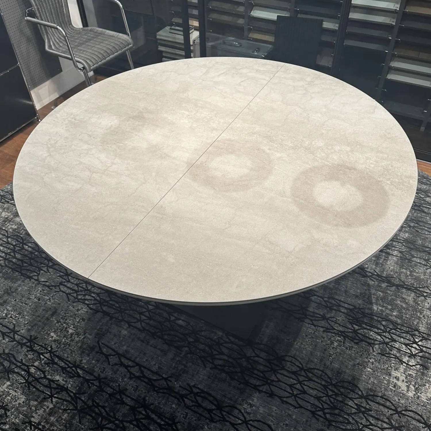 Bacher Esstische|Esstisch Todo 6116 Platte Keramik Matt Rock Grigio Grau Säule Lack Matt Bodenplatte Metall Schwarz Tiefmatt Ausziehbar