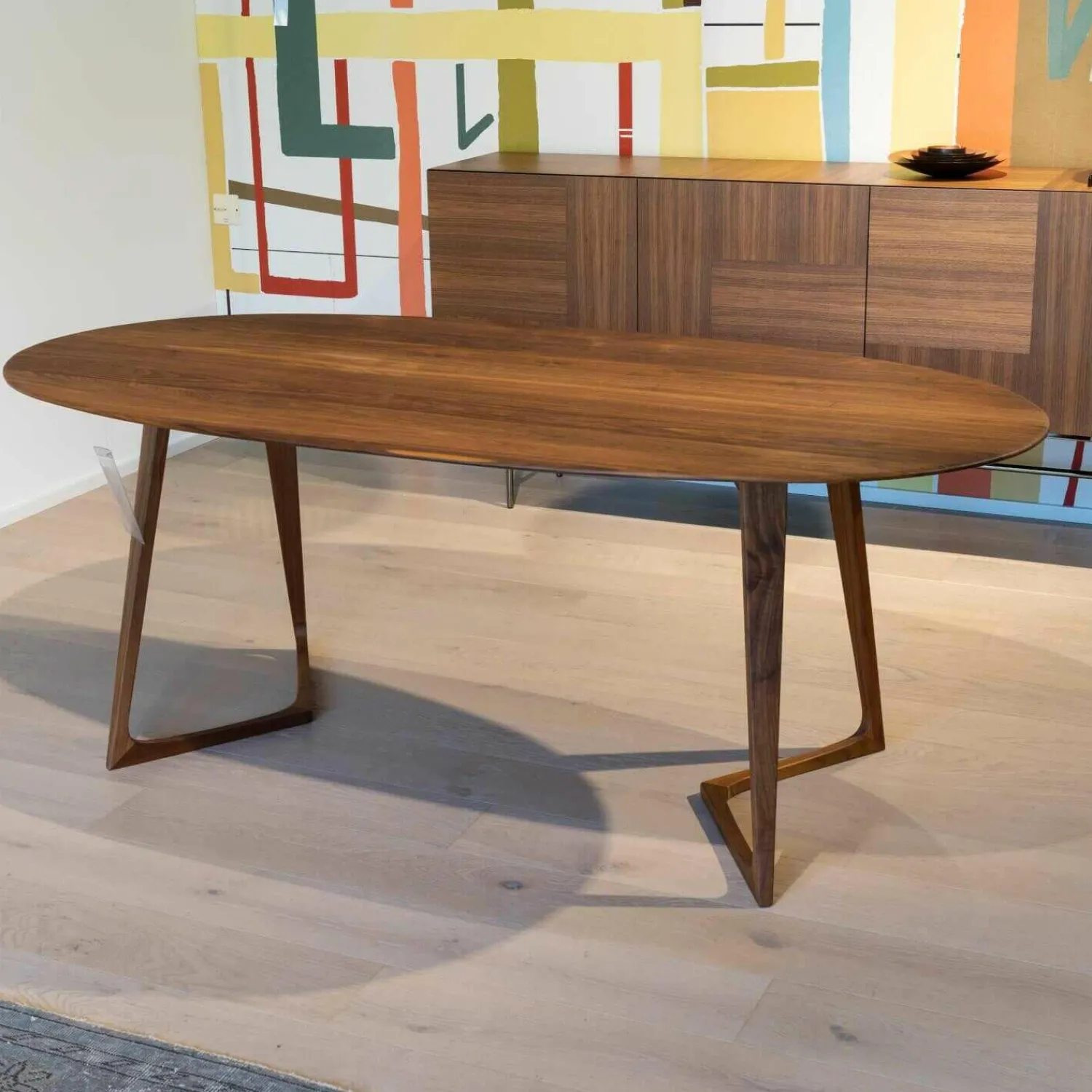 Zeitraum Esstische|Esstisch Twist Amerikanischer Nussbaum Massiv