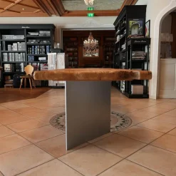 Nature Design Esstische|Esstisch Unikat Tischplatte Unikat Ulme Altholz Massiv Gestell Stahlwangen Grau