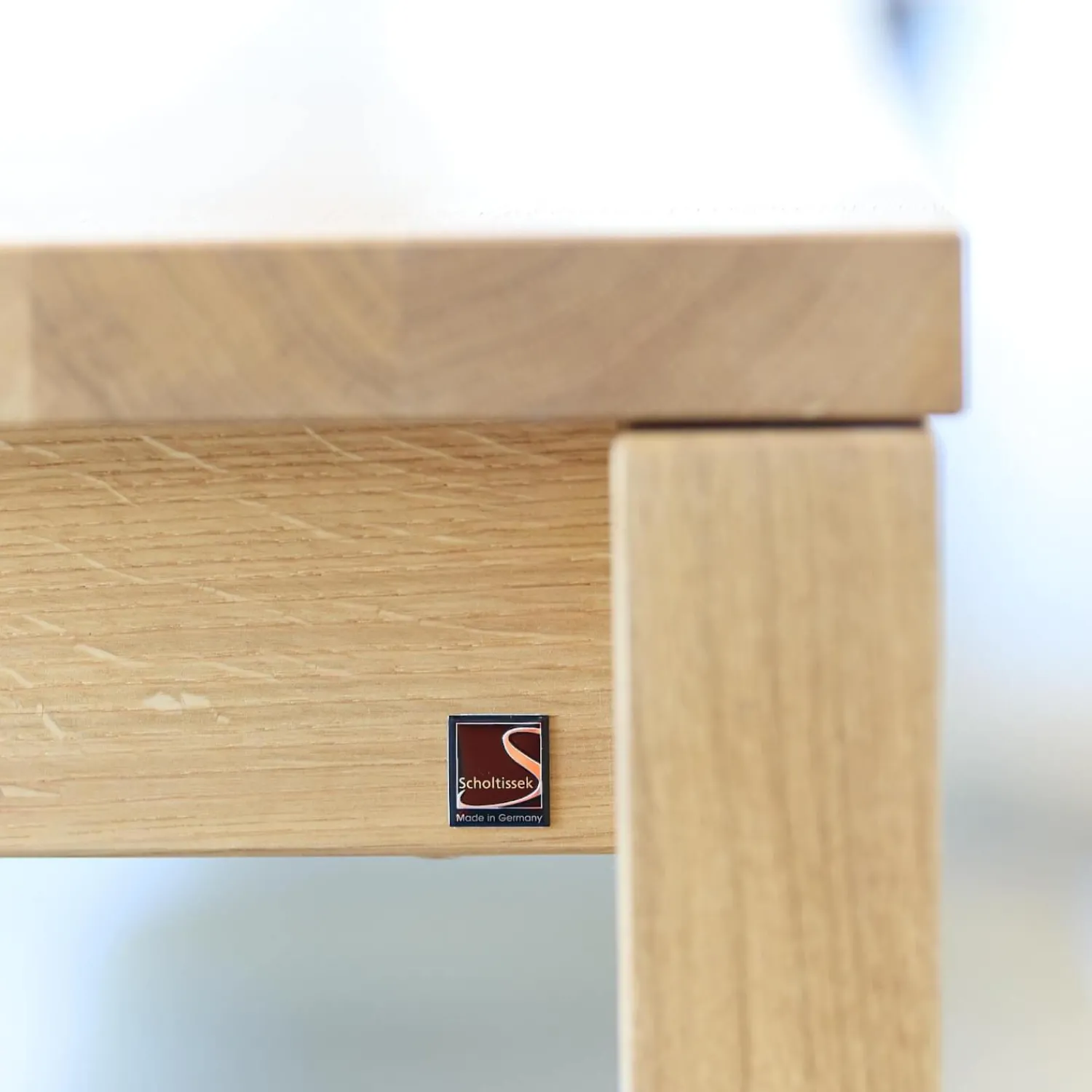 Scholtissek Esstische|Esstisch Varus Knorrige Eiche Mit Harz Ausgegossen Gestell Stollenfüße Passend Ausziehbar Ohne Stühle Und Bank