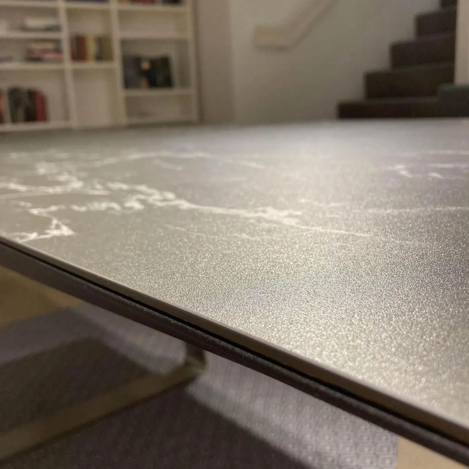 WK Wohnen Esstische|Esstisch WK 852-9 Tischplatte Keramik Marmor Schwarz Rundkufe Edelstahl Matt