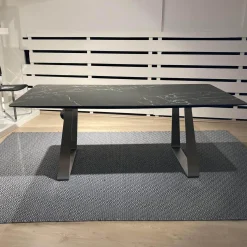 WK Wohnen Esstische|Esstisch WK 852-9 Tischplatte Keramik Marmor Schwarz Rundkufe Edelstahl Matt