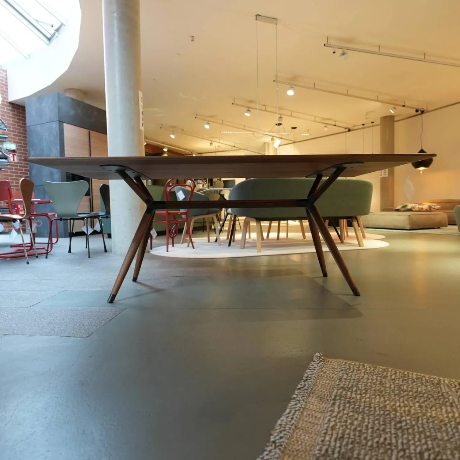 Zoom by Mobimex Esstische|Esstisch X2 Platte Schwarznuss mit Splint Geölt Beine X-Förmig