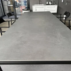 Vipp Essgruppen|Esstischgruppe Large 972 Keramik Gestell Pulverbeschichteter Stahl Mit 6 Stühlen