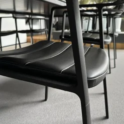 Vipp Essgruppen|Esstischgruppe Large 972 Keramik Gestell Pulverbeschichteter Stahl Mit 6 Stühlen