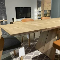 Voglauer Essgruppen|Esstischgruppe V-Rock Mit 4 Stühlen Mit Armlehnen Und 2 Stühlen Ohne Armlehnen Alteiche Rustiko