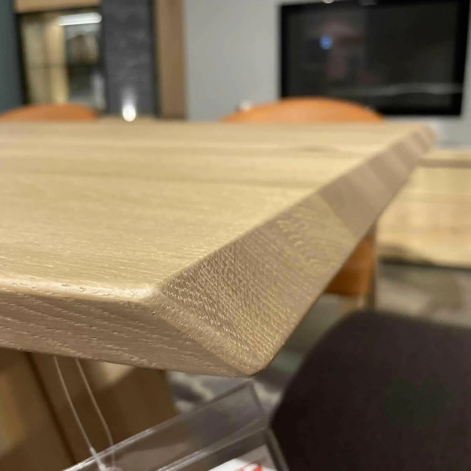 Voglauer Essgruppen|Esstischgruppe V-Rock Mit 4 Stühlen Mit Armlehnen Und 2 Stühlen Ohne Armlehnen Alteiche Rustiko