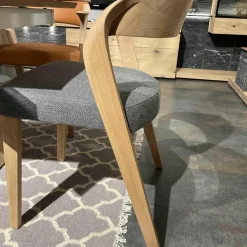 Voglauer Essgruppen|Esstischgruppe V-Rock Mit 4 Stühlen Mit Armlehnen Und 2 Stühlen Ohne Armlehnen Alteiche Rustiko