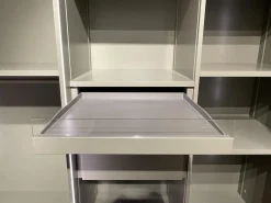 Interlübke Kleiderschränke|Falltürenkleiderschrank Collect Plus Lack M37 Manor Grün Braun Ledergriff Schwarz Inklusive Innenbeleuchtung