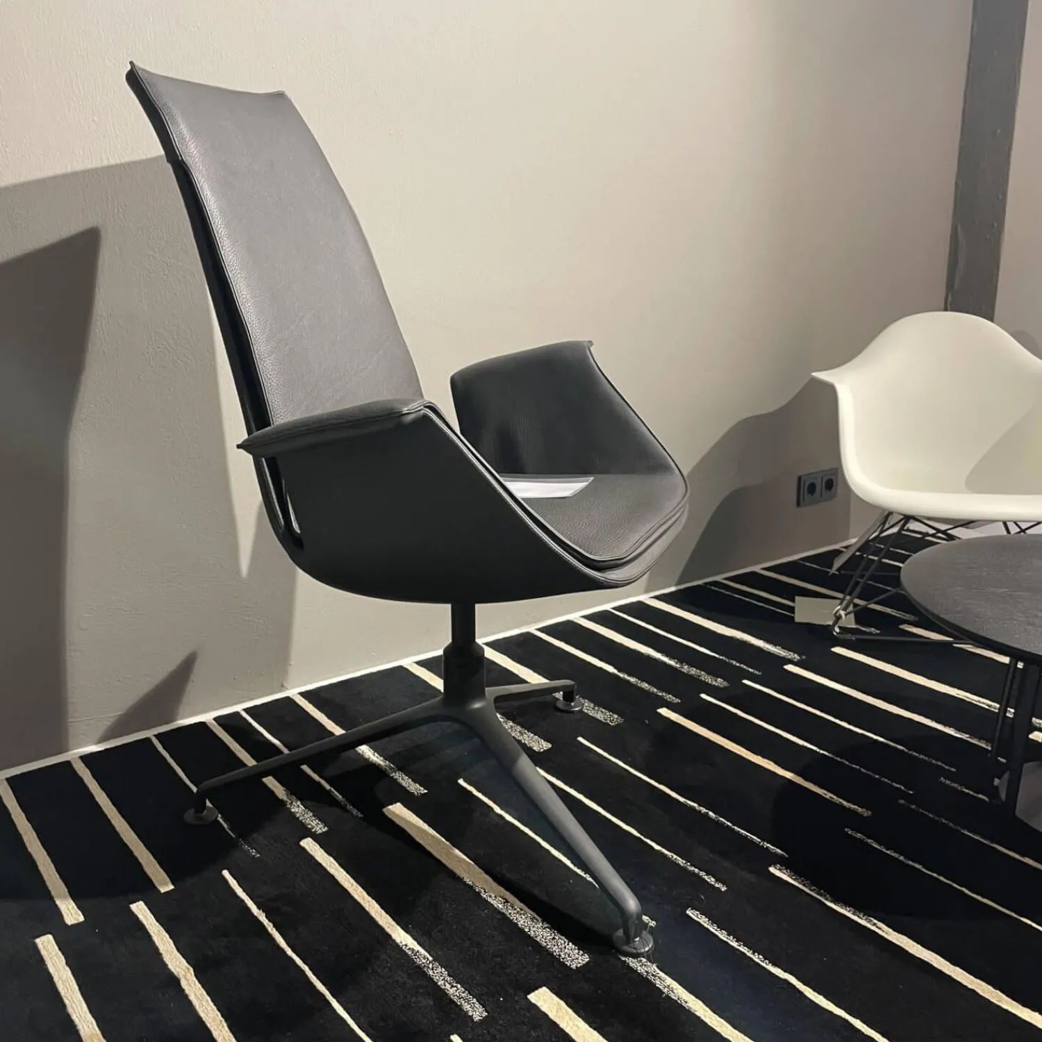 Walter Knoll Relaxsessel|FK Schalensessel Safari Leder Gestell Schwarz Pulver Beschichtet Drehbar 360°