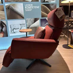 Koinor Relaxsessel|Funktionssessel Etino Leder B Toro Reno Rot 5 Arm Drehkreuz Schwarz Matt Mit Tisch Wildeiche Natur Und Nierenkissen