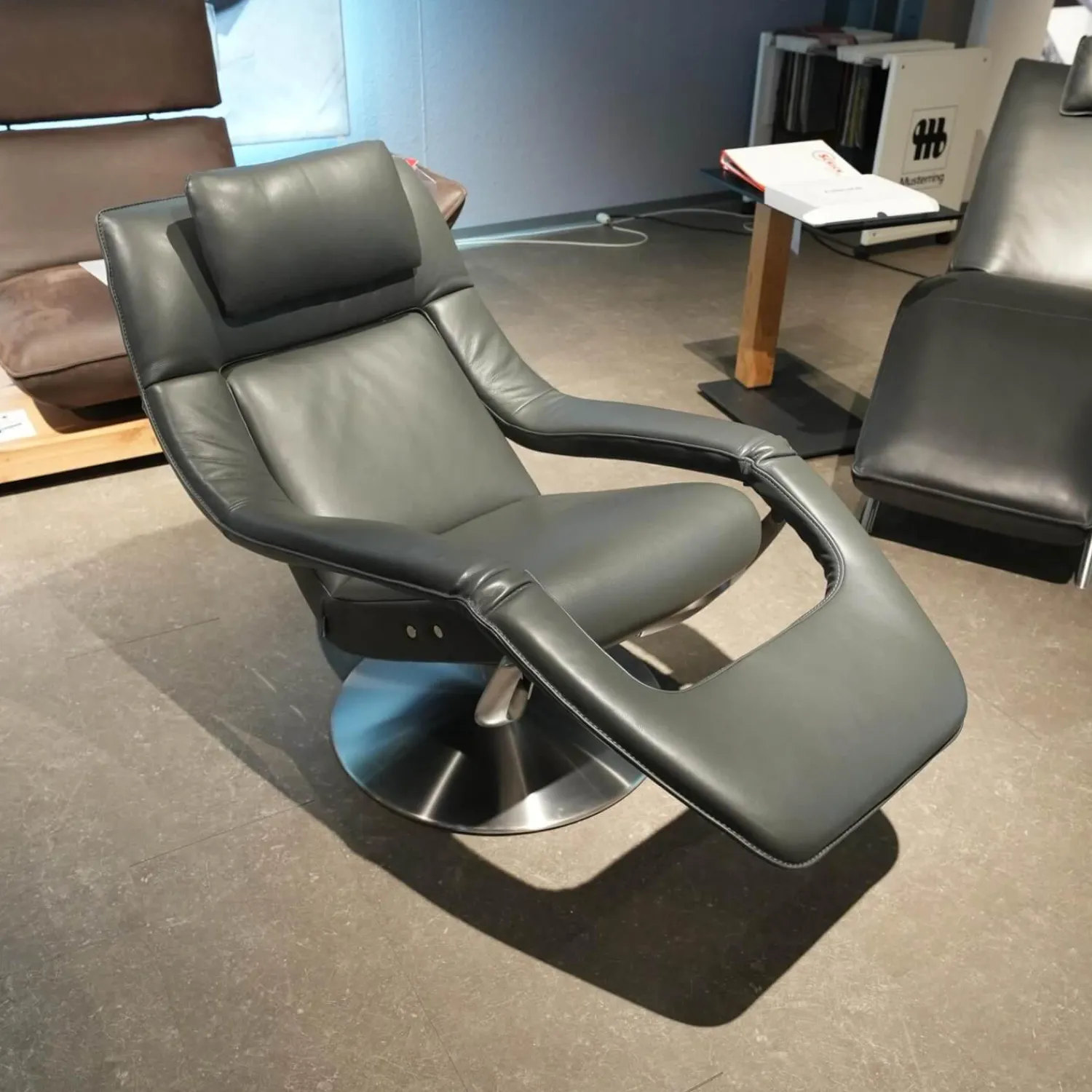 Koinor Relaxsessel|Funktionssessel Yoko No 12 VM Leder C Classic Pepper Schwarz Grau Gabel Alu Matt Schwarz