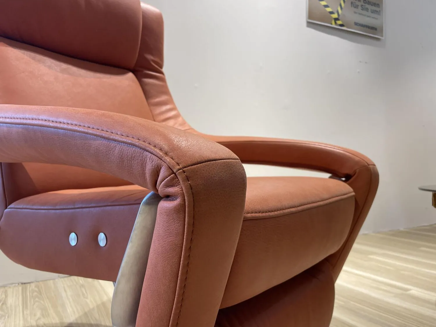 Koinor Relaxsessel|Funktionssessel Yoko No2 Leder C Revolution Paprika Orange Drehteller Nickel Satiniert Motorisch Verstellbar