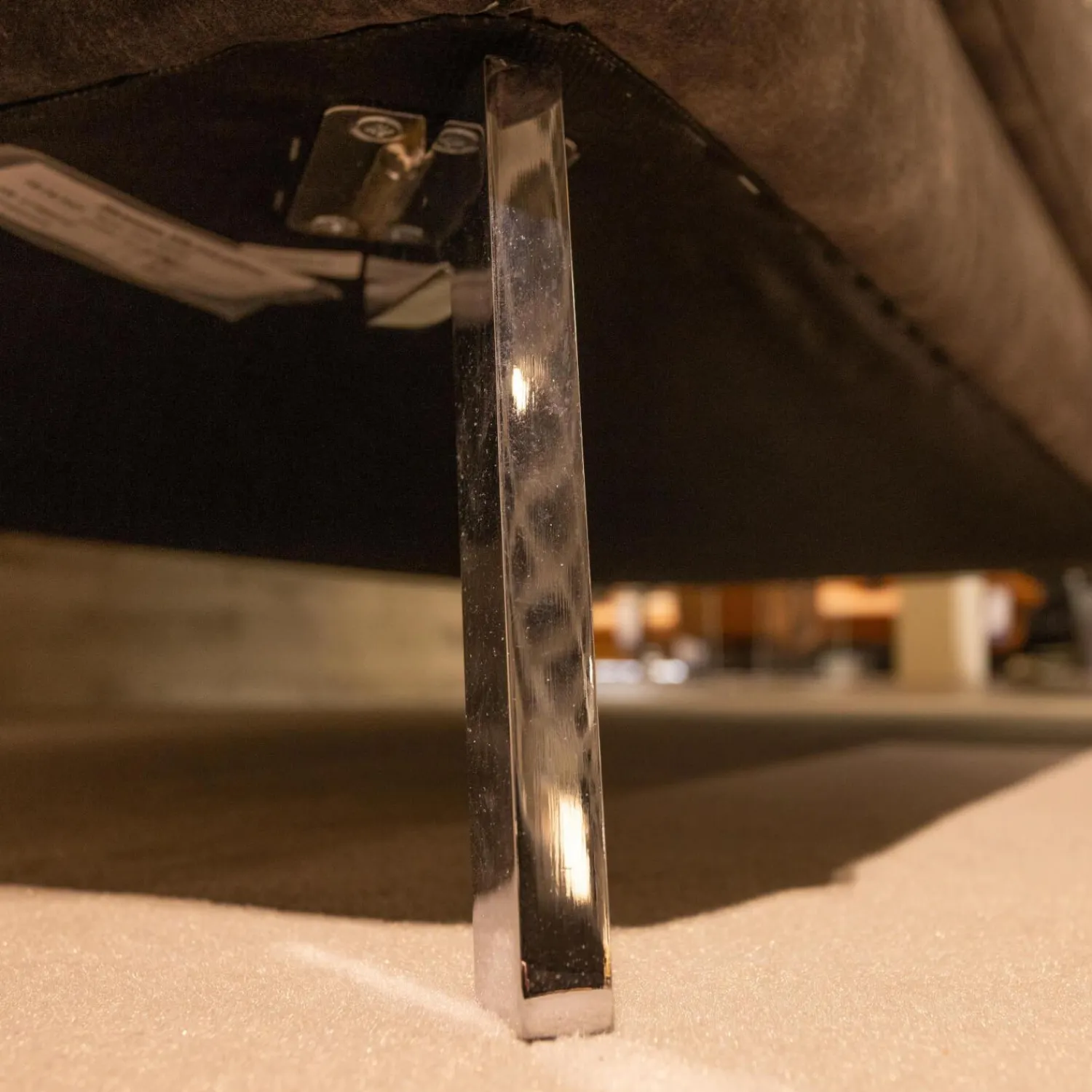 Sofa Kultur 2-Sitzer-Sofas|Funktionssofa 738 SK Stoff Craft Stone 8 Grau Metallfuß 283 Chrom Glänzend Mit Drehsitzfunktion Und Kissen