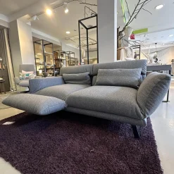 IP Design 2-Sitzer-Sofas|Funktionssofa Clou Bezug Stoff 8 Mara Grau Kufe Metall Matt Schwarz Sitz Drehbar Mit Liegefunktion