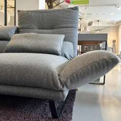 IP Design 2-Sitzer-Sofas|Funktionssofa Clou Bezug Stoff 8 Mara Grau Kufe Metall Matt Schwarz Sitz Drehbar Mit Liegefunktion