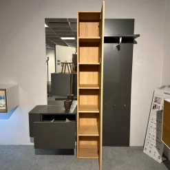Hülsta Garderoben|Garderobe Gentis Lack Grau Akzent Eiche Naturstamm