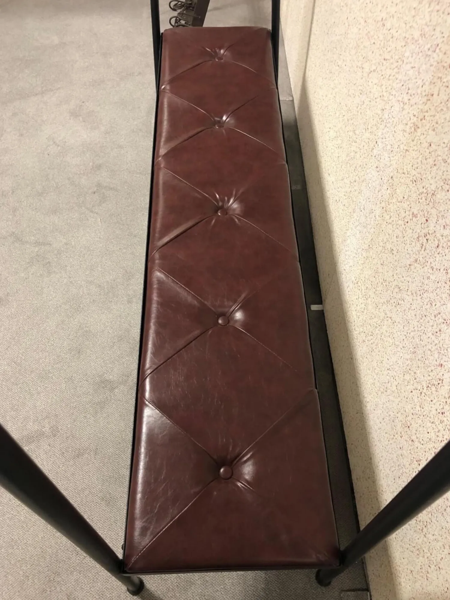 Kare Design Garderoben|Garderobe Modell 80796 Gym Bench Kunstleder Bordeaux Rot Rahmen Stahl Lackiert Schwarz