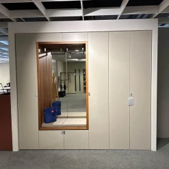 Hülsta Garderoben|Garderobe Multi Forma Lack Seidengrau Akzent Kernnussbaum Sitzpolster Kunstleder S453 Taupe Beige