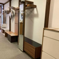 Sudbrock Garderoben|Garderobe Nexus 215 Nussbaum Lacobel Schwarz mit Spiegel