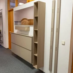 Sudbrock Garderoben|Garderobe Tando Glattlack 408 Terra Grau Beige Eiche Sahara Griffe Metall