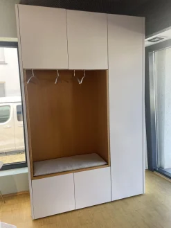 Schönbuch Garderoben|Garderobenschrank Cabin Lack Grau Weiß Innen Melamin 0776 Dunkelgrau Nische Eiche Matt Mit Kissen