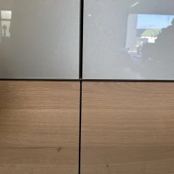 Scholtissek Vitrinen & Highboards|Geschirrschrank Fira Knorrige Eiche Puro Geölt Glas MO 137 Platin Glänzend Grau