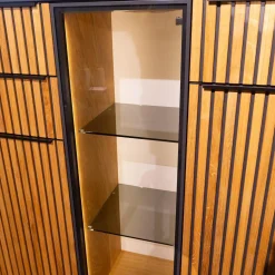 Raum.Freunde Vitrinen & Highboards|Highboard CRF Stav Asteiche Hell Massiv Geölt Metallkufen Alugriffleisten Schieferschwarz Mit Beleuchtung