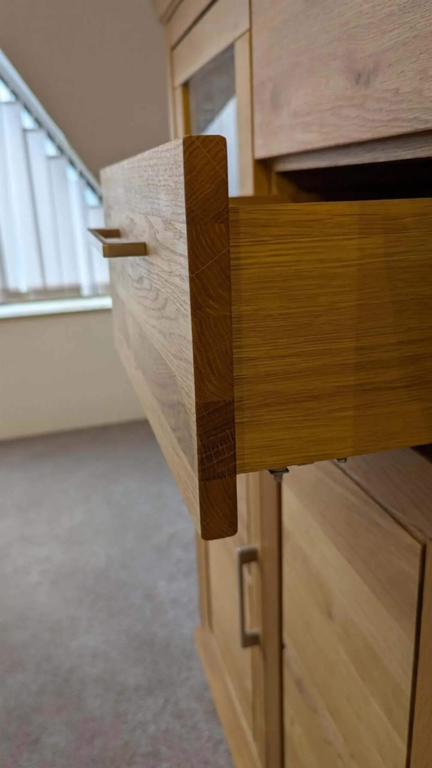 Niehoff Vitrinen & Highboards|Highboard Homeland Wildeiche Teilmassiv Geölt Korpus Furniert Inklusive LED Beleuchtung