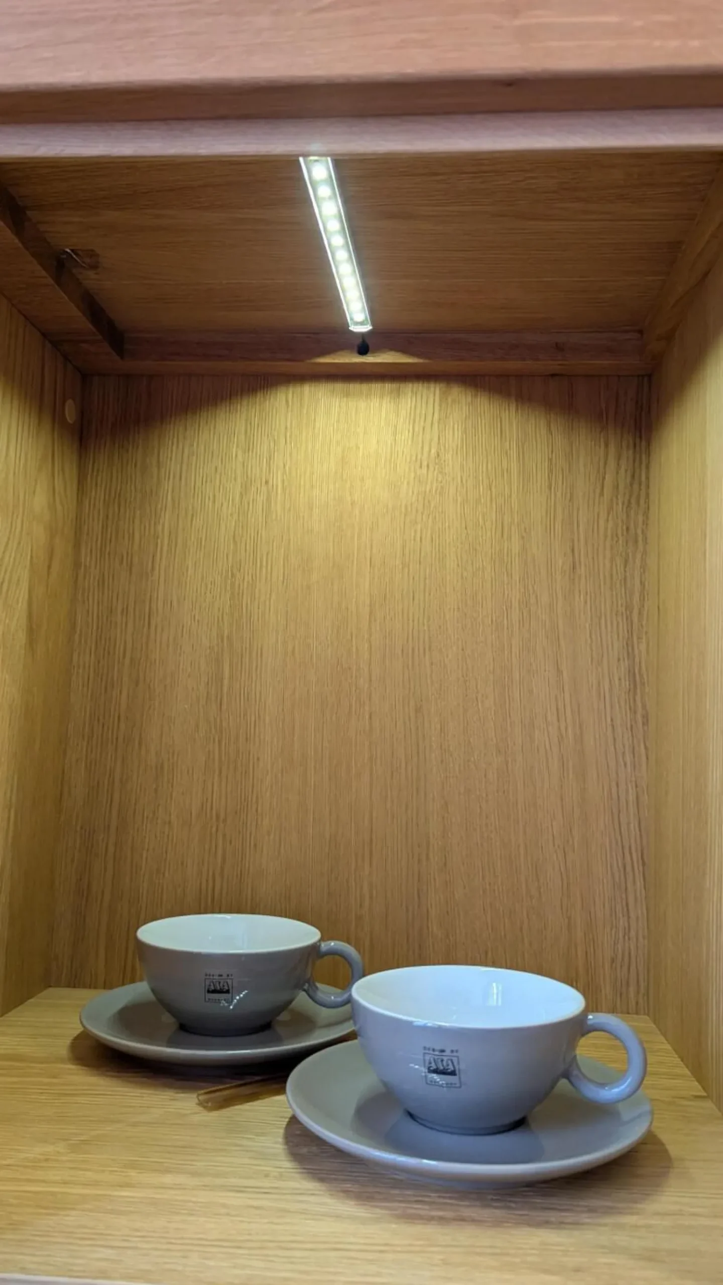 Niehoff Vitrinen & Highboards|Highboard Homeland Wildeiche Teilmassiv Geölt Korpus Furniert Inklusive LED Beleuchtung