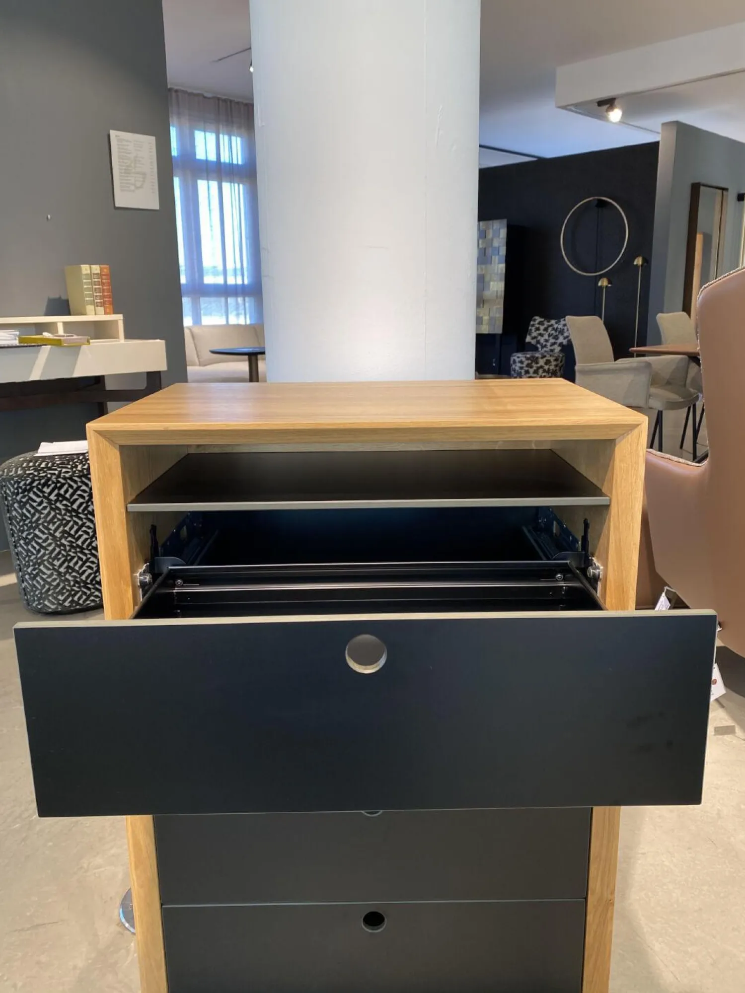 Girsberger Vitrinen & Highboards|Highboard La Punt Eiche Massiv Front Schwarz