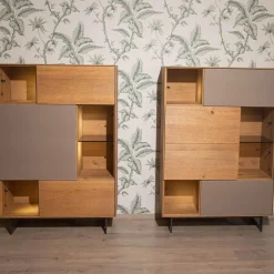 Anrei Vitrinen & Highboards|Highboard Set Puro Syle 461 Barrique Geölt Asteiche Gebürstet Farbglas Steingrau Sockel Metallrahmen Schwarz Inklusive LED Beleuchtung Ohne Rechtes Highboard