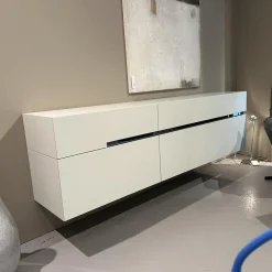 Christine Kröncke Kommoden & Sideboards|Hängesideboard Gap Lack Matt NCS S1502-Y Pearl Creme Fuge Chrom Rauchgrau