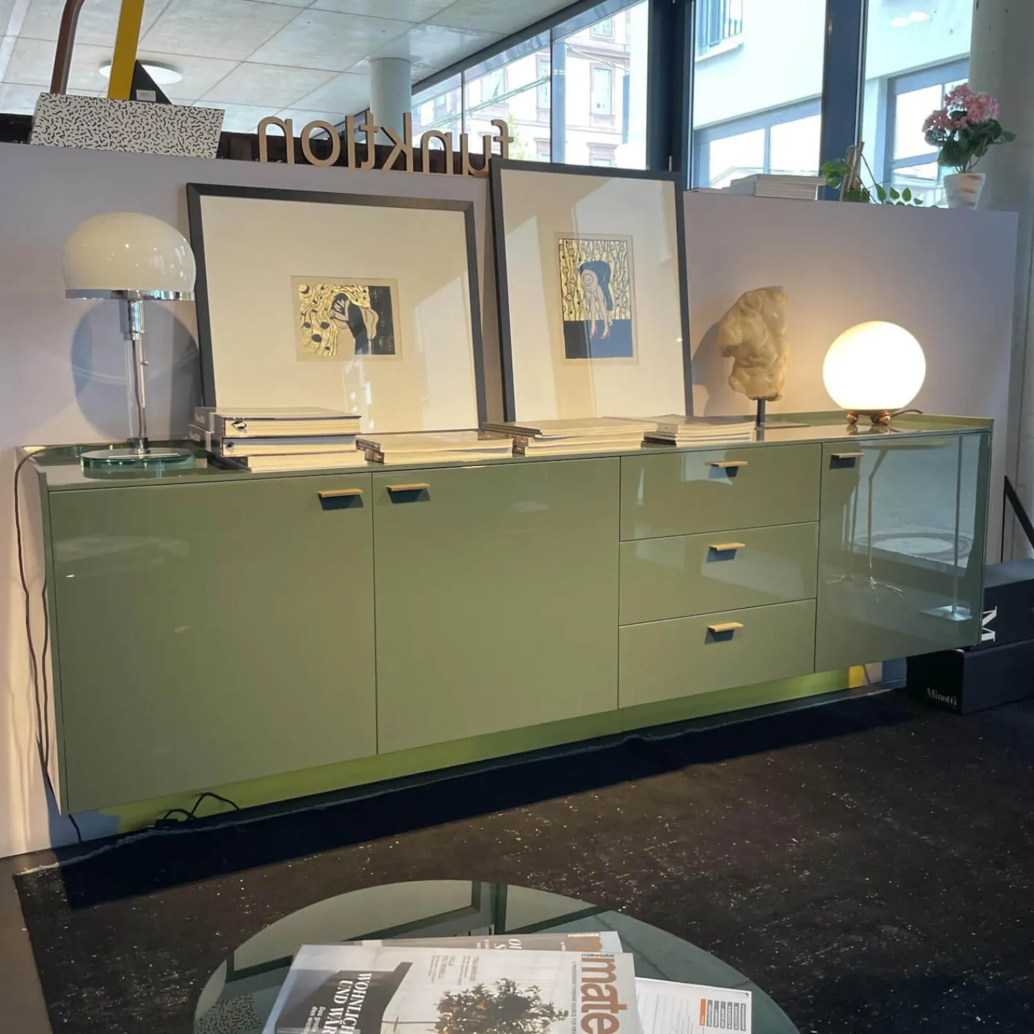 Lema Kommoden & Sideboards|Hängesideboard LT40 Lack Ruta 231 Grün mit Schubkästen und Türen