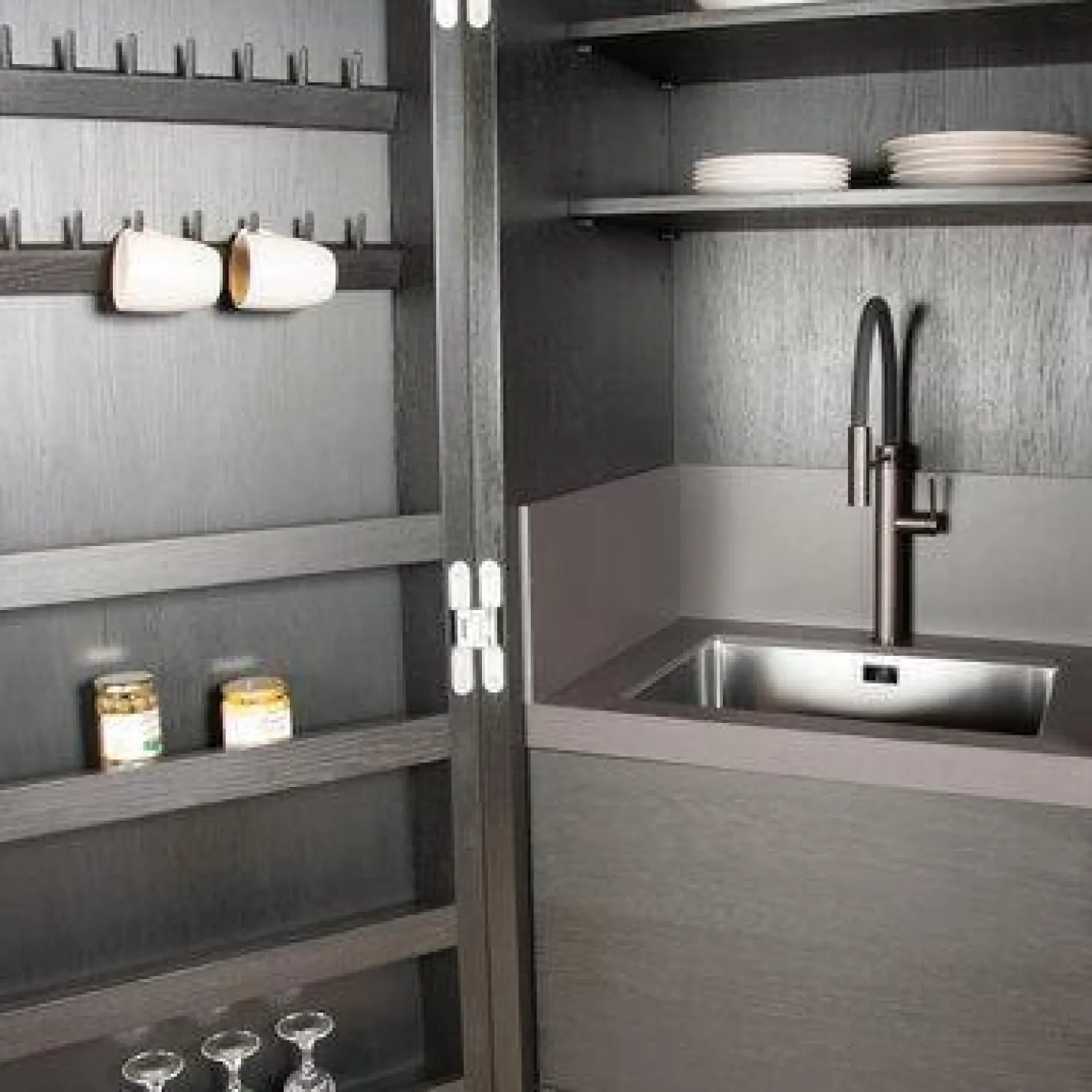 Riva1920 Vitrinen & Highboards|Hochschrank Cambusa Eiche Ohne Knoten Pigmentier Total Black Innen Eiche Ohne Knoten Geölt Pigmentiert