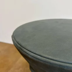 Walter Knoll Hocker & Sitzsäcke|Hocker Bellows 222 H1 Leder Vintage Blue Tourmaline Blau Grau Gestell Holzkonstruktion Mit Gasfeder