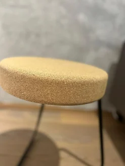 Tecta Hocker & Sitzsäcke|Hocker CC2 Kork Metall Schwarz Pulverbeschichtet