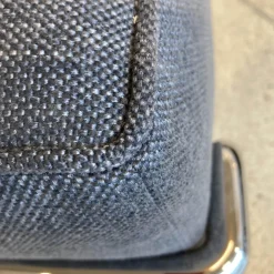 Cassina Hocker & Sitzsäcke|Hocker Designklassiker LC2 Stoff Grau Savanna 13E398 Stahlrohr Chrom