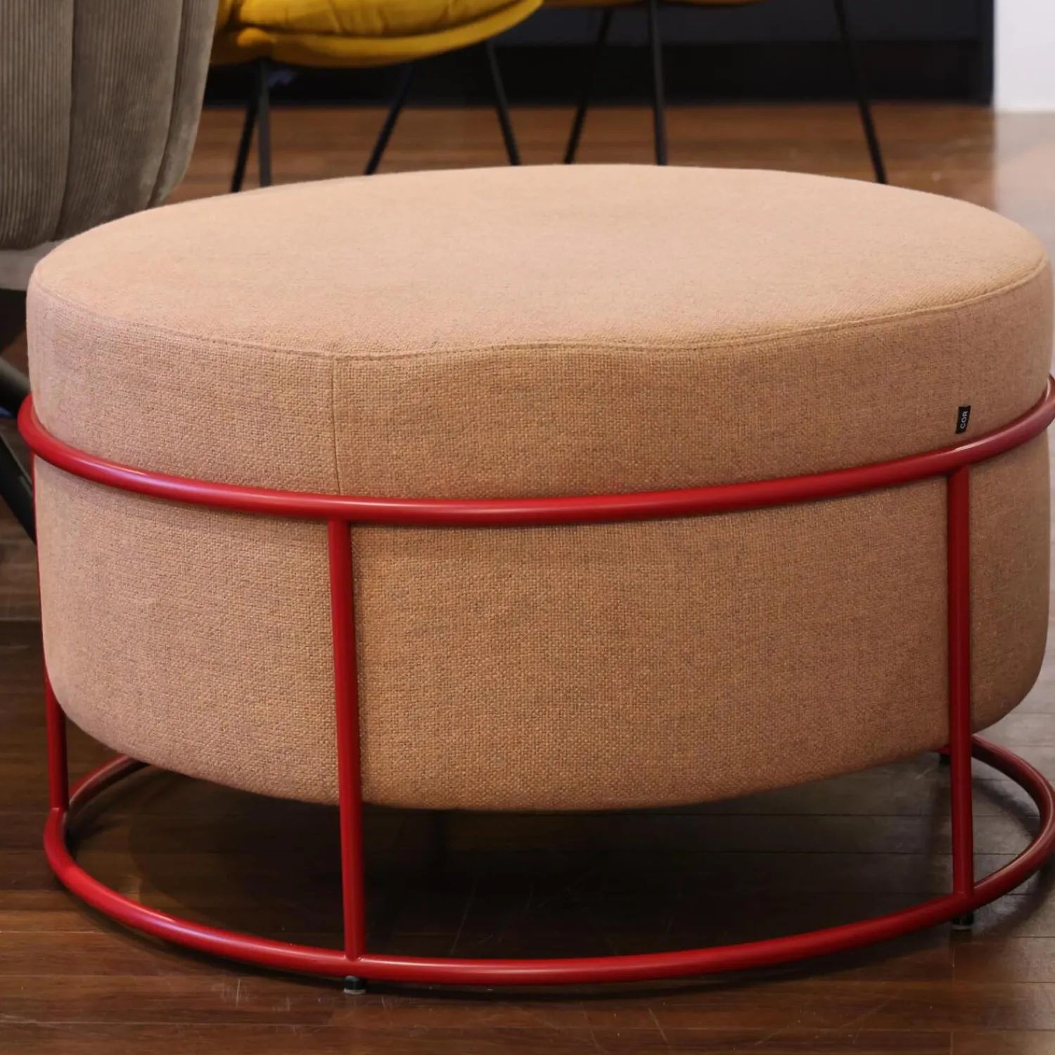 COR Hocker & Sitzsäcke|Hocker Drop Stapelbar Stoff 8307 Lachsrosa Beige Rosa Gestell Metall Rubinrot Lackiert Mit Filzgleitern