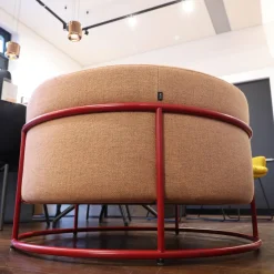 COR Hocker & Sitzsäcke|Hocker Drop Stapelbar Stoff 8307 Lachsrosa Beige Rosa Gestell Metall Rubinrot Lackiert Mit Filzgleitern