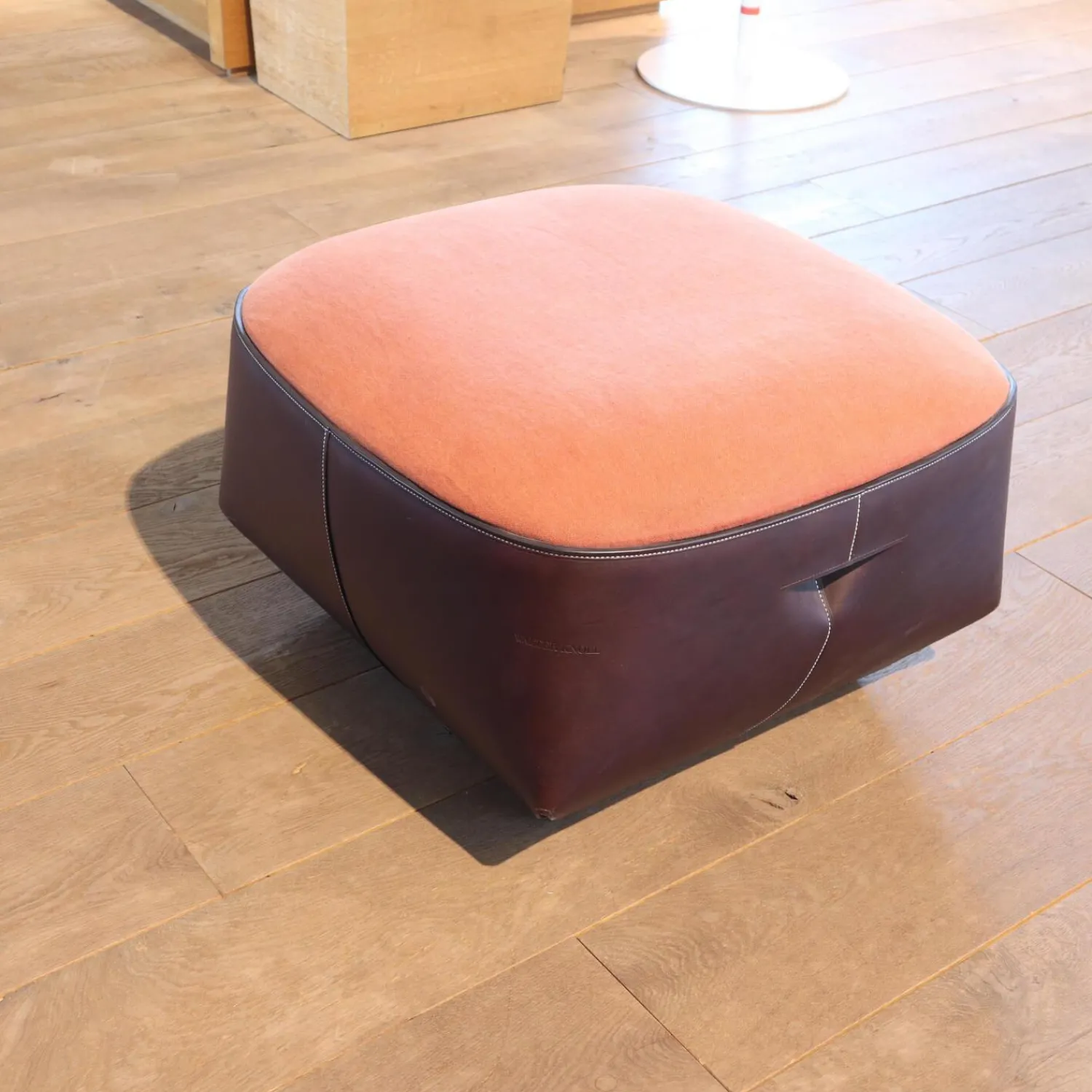 Walter Knoll Hocker & Sitzsäcke|Hocker Isanka Korpus Bezug Leder Saddle Coffee Sitzfläche Bezug Stoff Lino 7710 Crimson