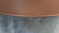 Jori Hocker & Sitzsäcke|Hocker Macaron Stoff F2a Vittoria C0058 Blau Kontraststreifen Leder