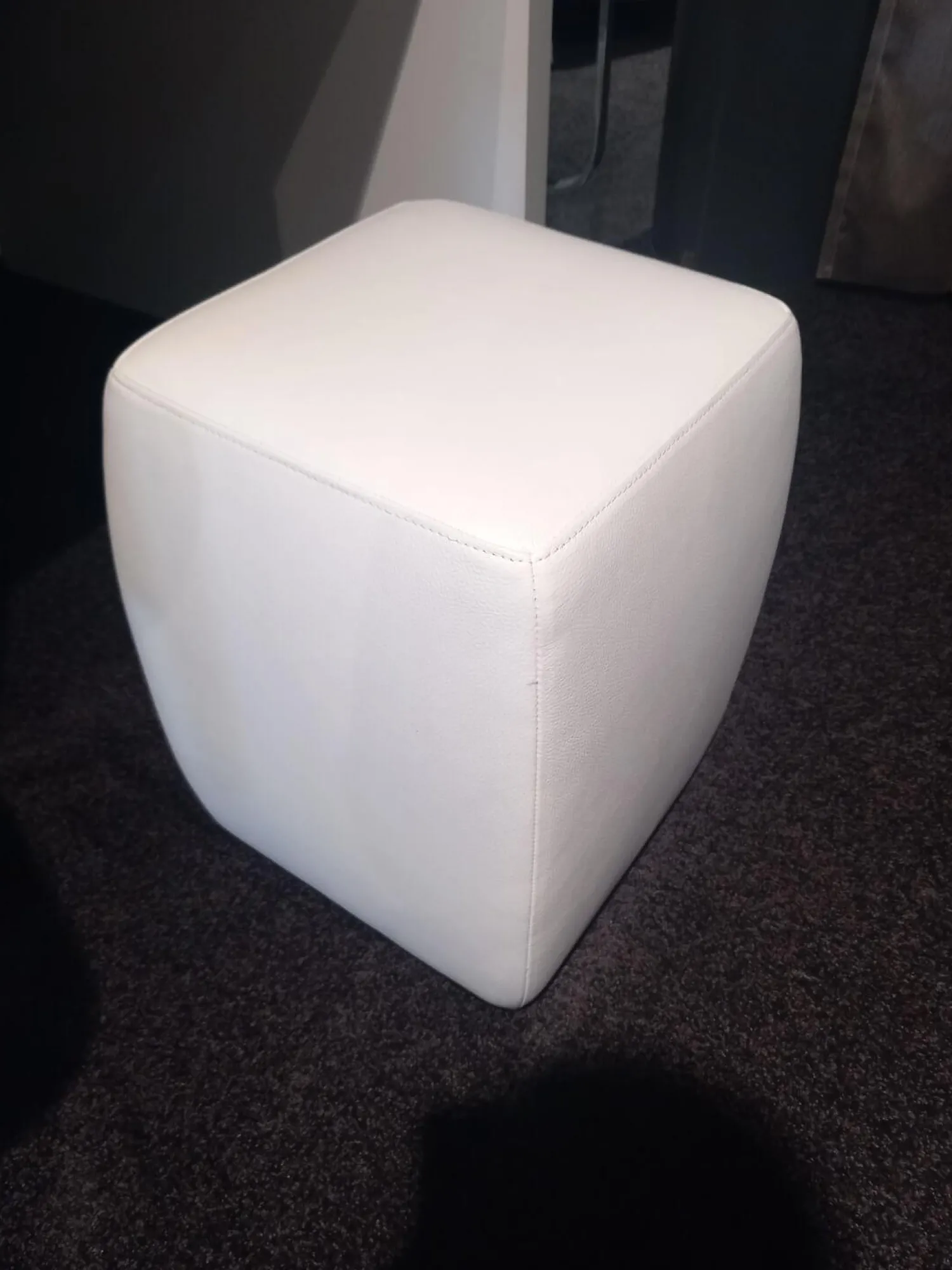 Signet Hocker & Sitzsäcke|Hocker Miki Leder Namibia Weiß Füße Kunststoff