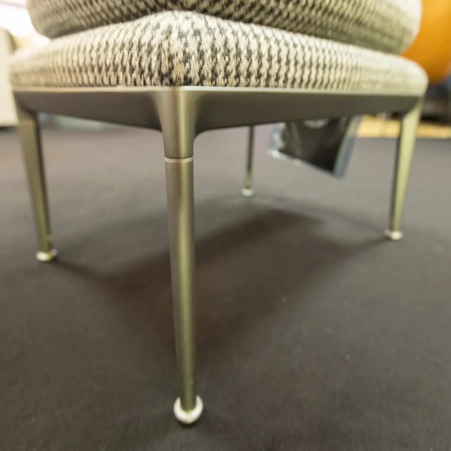 B&B Italia Hocker & Sitzsäcke|Hocker Mirto Stoff Super Scozia Füße Hartzinnfarben Lackiert