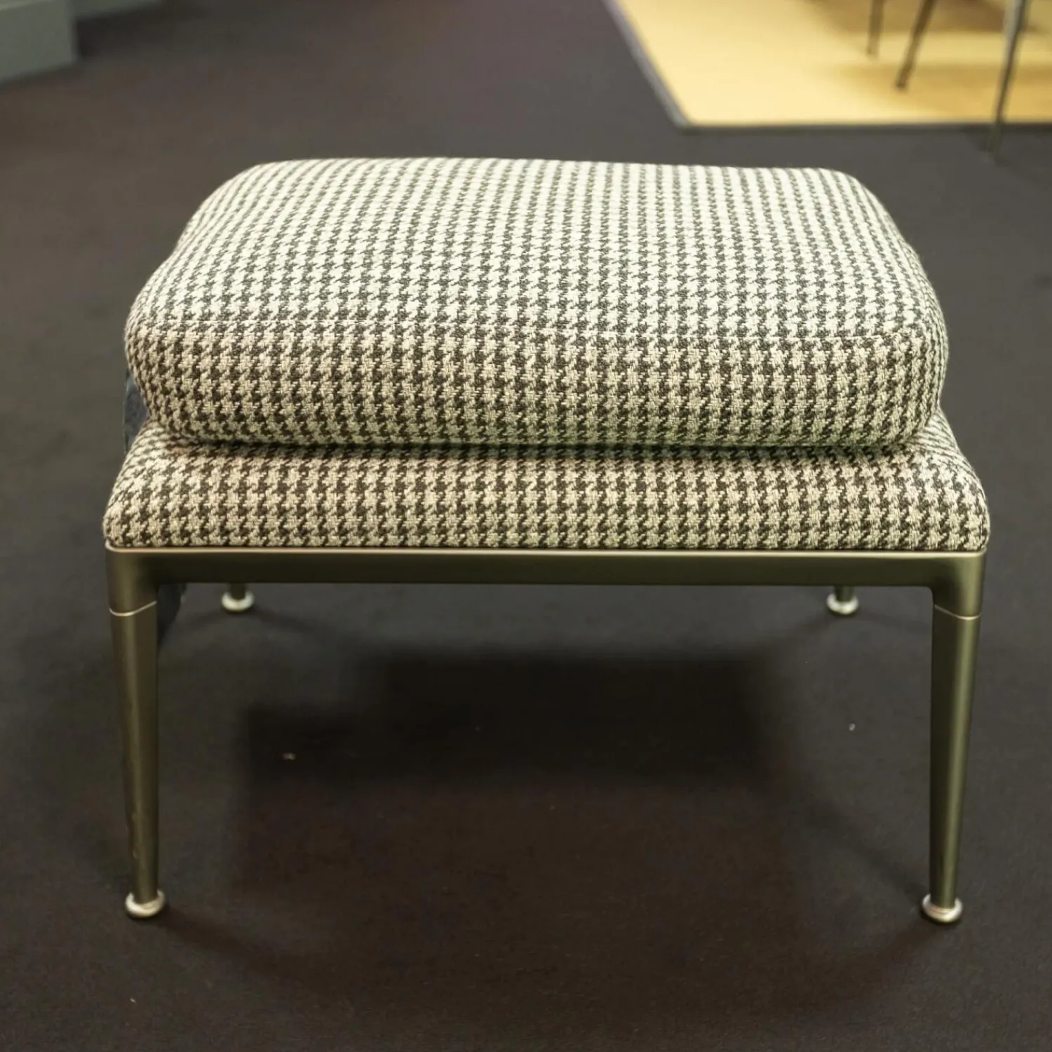 B&B Italia Hocker & Sitzsäcke|Hocker Mirto Stoff Super Scozia Füße Hartzinnfarben Lackiert