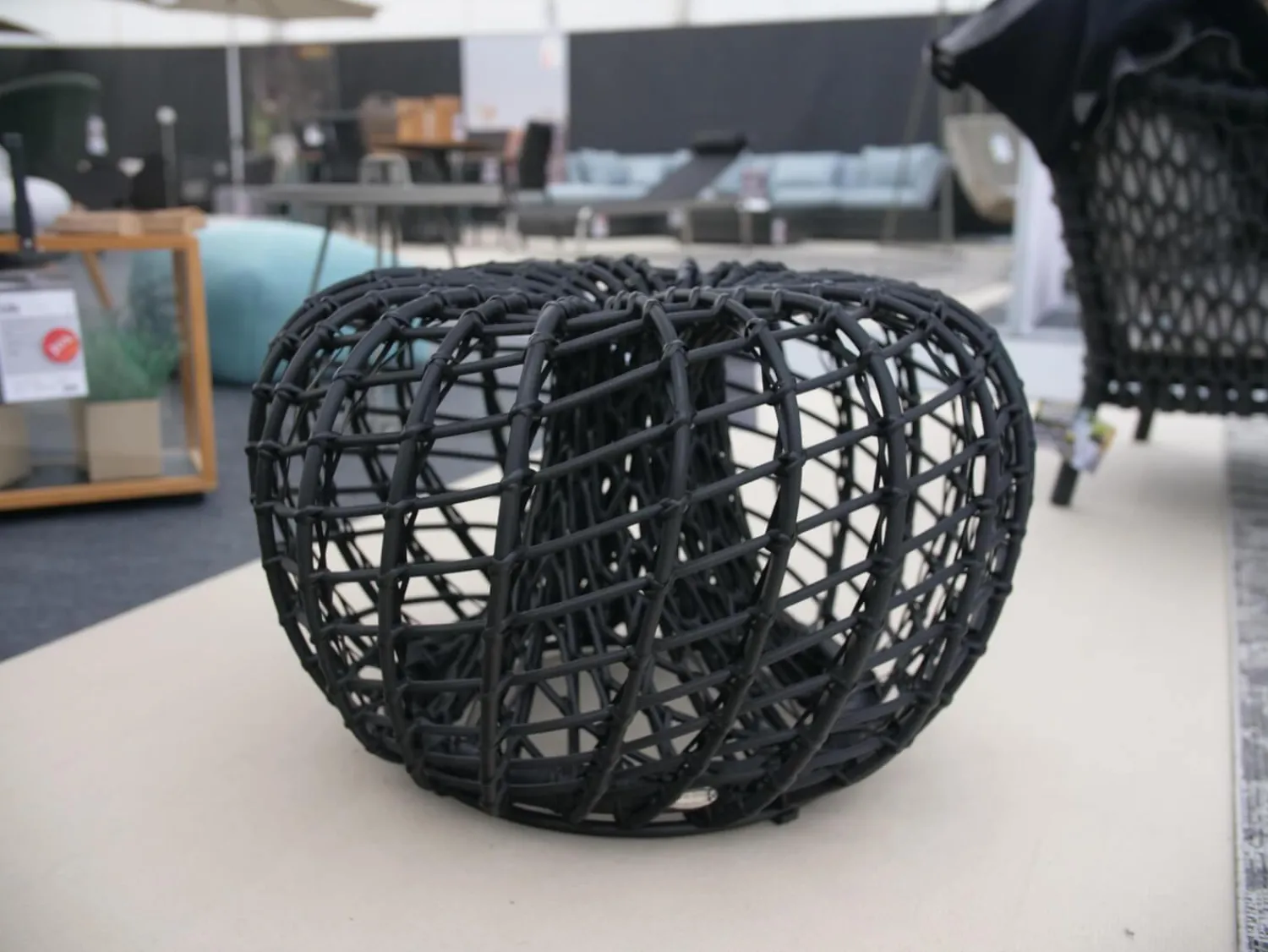 Cane Line Hocker & Sitzsäcke|Hocker Nest Weave Lava Grey Schwarz Grau