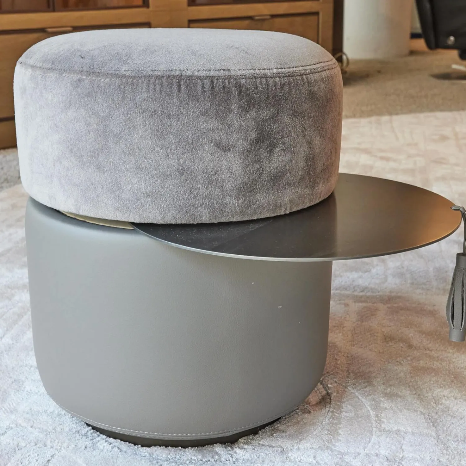 Giorgetti Hocker & Sitzsäcke|Hocker Otto Stoff Barkley 227 Farbe 44 Grau Mit Leder Ablage Gestell Metall