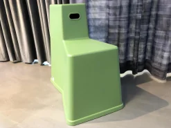 Vitra Hocker & Sitzsäcke|Hocker Stool-Tool Industriegrün