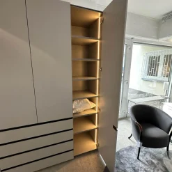 Interlübke Kleiderschränke|Kleiderschrank Collect Außen Lack Greige M08 Matt Weiß Grau Innen Lack Muschel M23 Matt Beige Grau Mit Beleuchtung