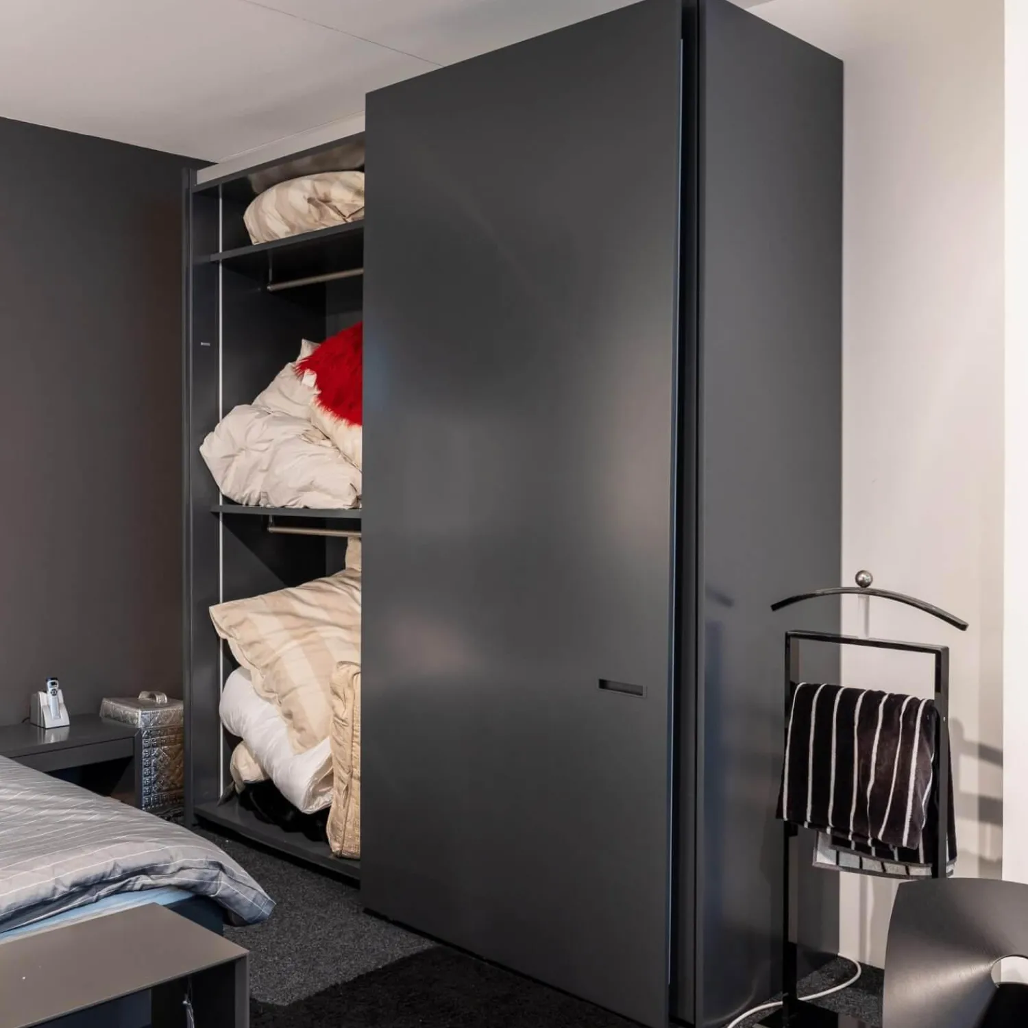 Interlübke Kleiderschränke|Kleiderschrank Collect Planfront M21 Anthrazit